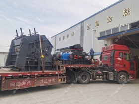 1000*700液壓對輥制砂機，1210反擊破發(fā)往四川