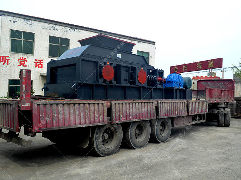 時產(chǎn)100噸瓜米石對輥制砂機(jī)多少錢？