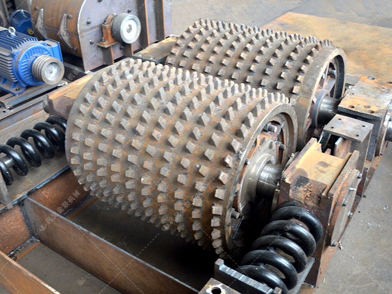 為何越來(lái)越多的礦山選擇雙齒輥而非顎式破碎機(jī)？這3點(diǎn)很關(guān)鍵！