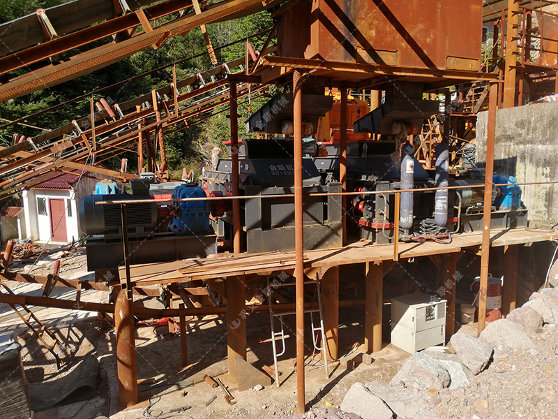 2025 年制砂設(shè)備新趨勢(shì)：全自動(dòng)液壓對(duì)輥制砂機(jī)為何成行業(yè)優(yōu)選？